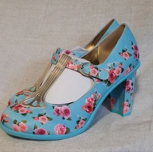 Hot Chocolates Emma Heels, Size 40